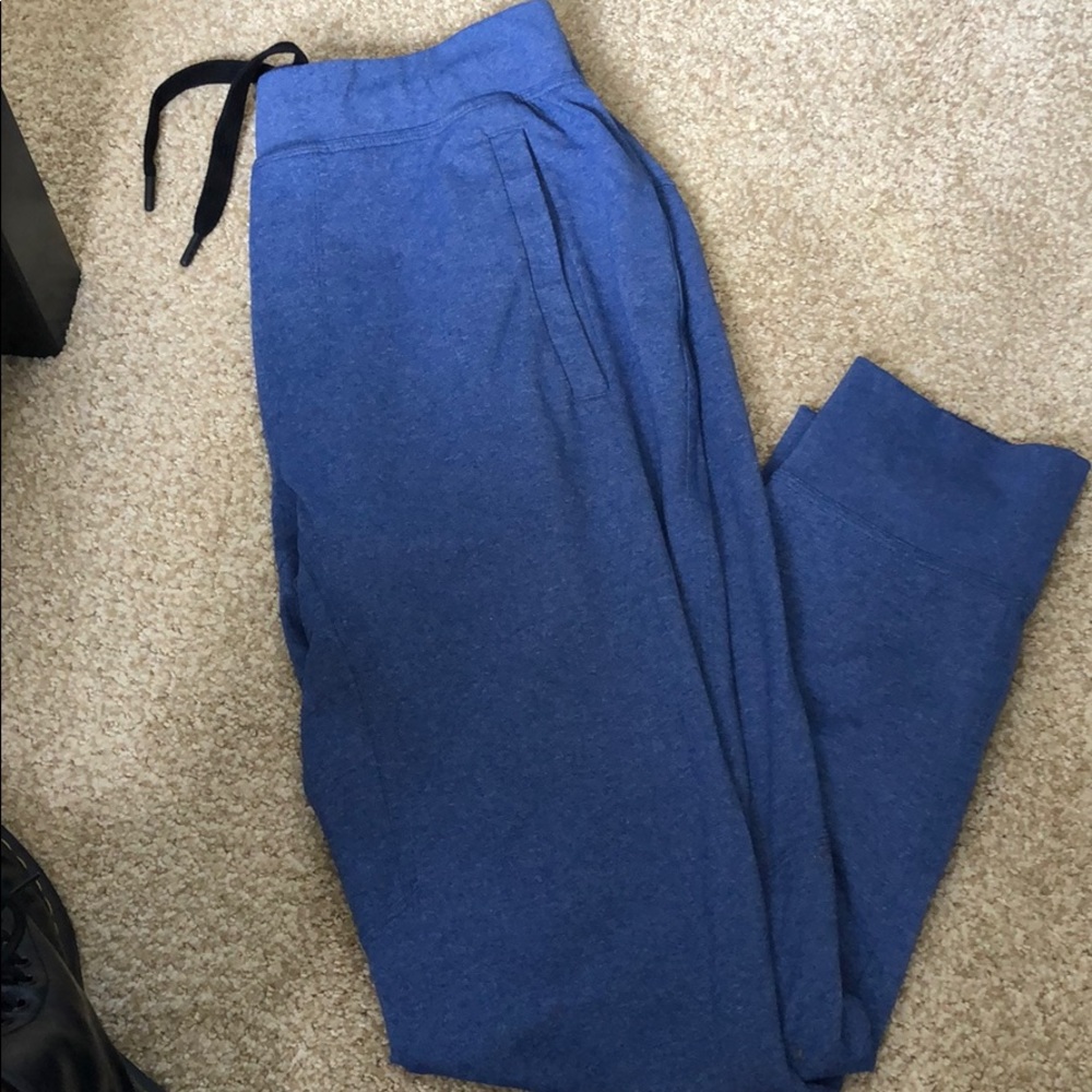Lulu sweats